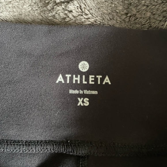 Athleta Elation flare yoga pant, black, size XS, very soft, excellent condition - Picture 3 of 4